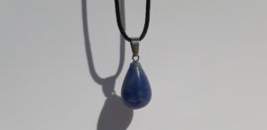 Pendentif naturel en sodalite goutte