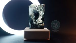 Agate « mousse » sur socle (307gr)