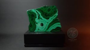 Malachite sur socle (413gr)